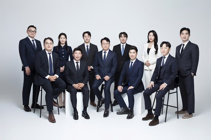 세무법인 엑스퍼트 창립 2주년 기념 사진